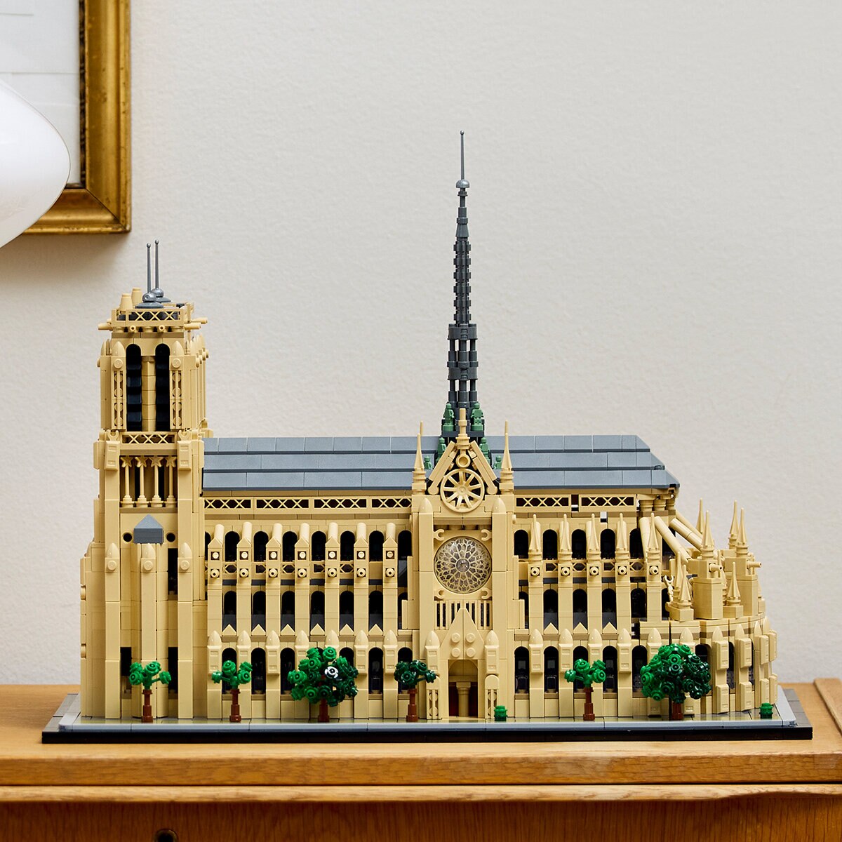 LEGO Architecture Notre Dame de París