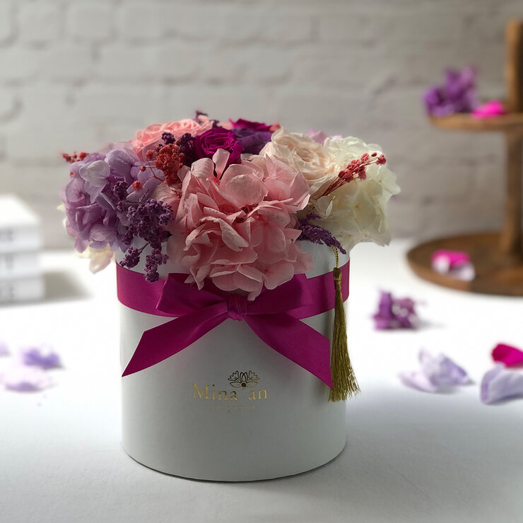 Mina'an Flor Eterna, Bouquet Con Flores Y Follajes Preservados Modelo Hot Pink