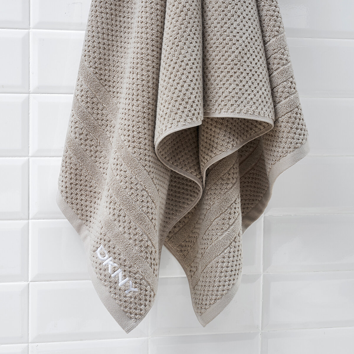DKNY, Toalla de Baño 76 cm x 147 cm, Beige