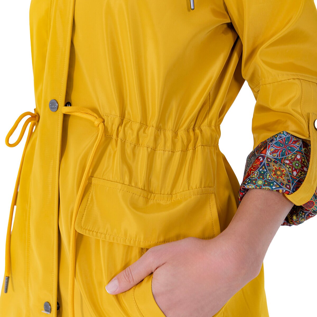 Shyla, Gabardina Clásica Larga con Broches y Bolsas de Cartera para Dama, Color Mostaza, Varias Tallas Shyla, Gabardina Clásica Larga con Broches y Bolsas de Cartera para Dama, Color Mostaza, Varias Tallas