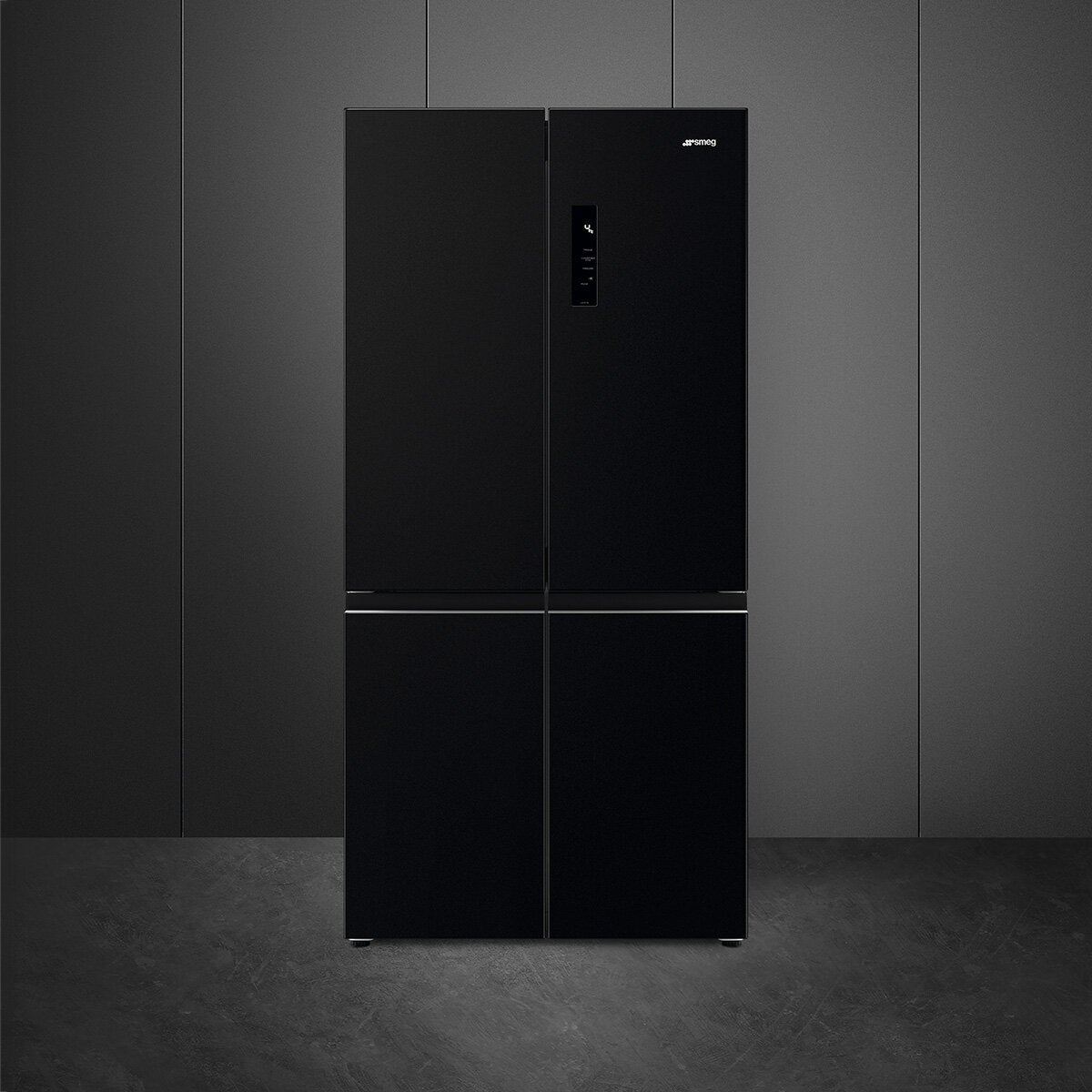 Smeg Refrigerador 18' Cuatro Puertas