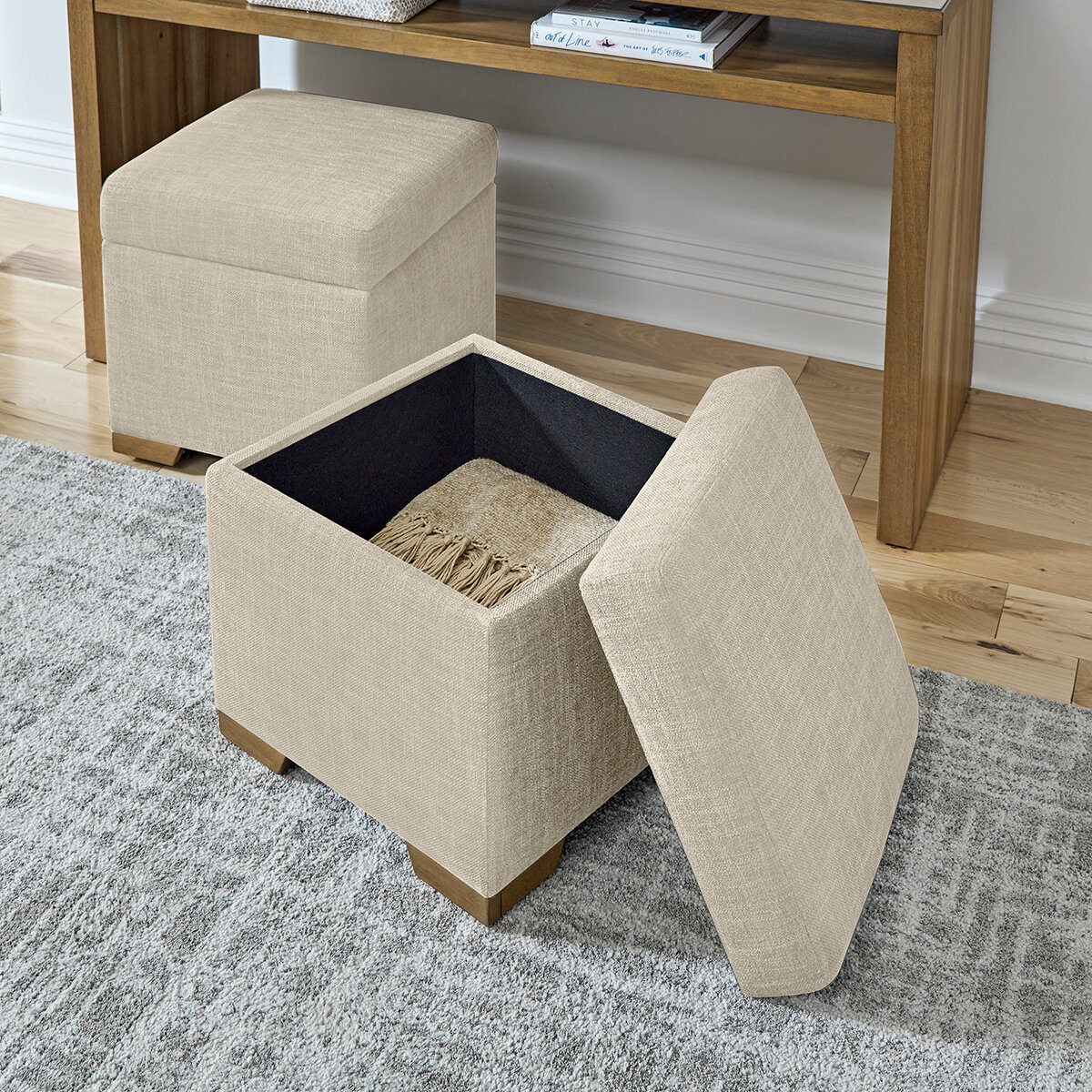 Universal Broadmoore, Conjunto Ocasional de 3 Piezas