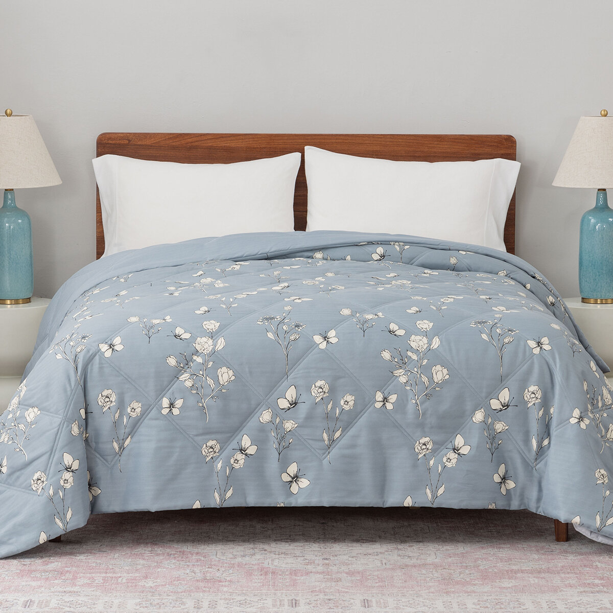 Berkshire Life, Cobija con Relleno Alternativo, Tamaño Queen, Modelo Blue Floral