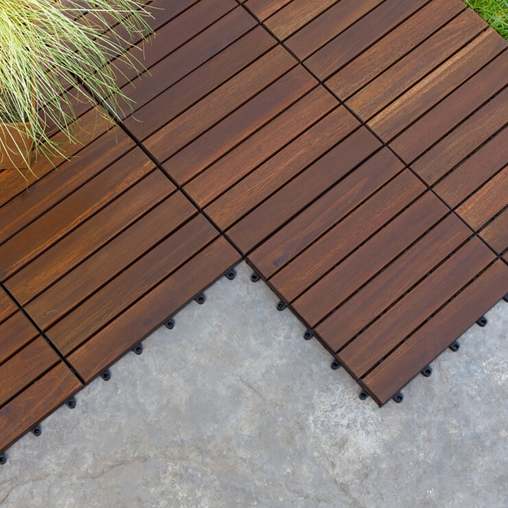 Hanie Design, Piso Vertical de Madera para Exterior, Color Café Hanie Design, Piso Vertical de Madera para Exterior, Color Café