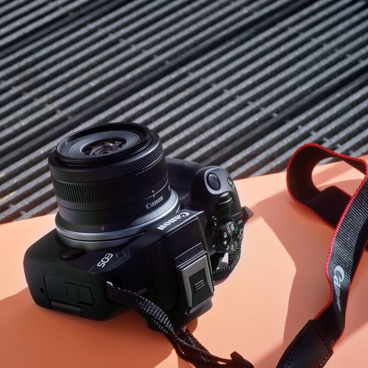 Canon, Cámara Digital EOS R50 RF-S 18-45mm + Garantía Extendida