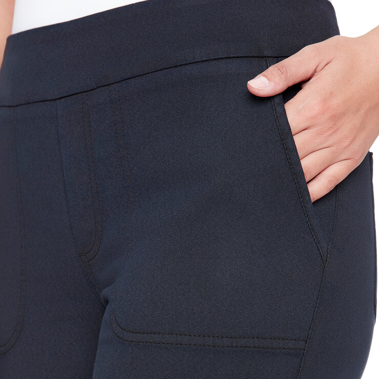 S.C. & CO Pantalones Capri para Dama Negro Extra Grande S.C. & CO Pantalones Capri para Dama Negro Extra Grande