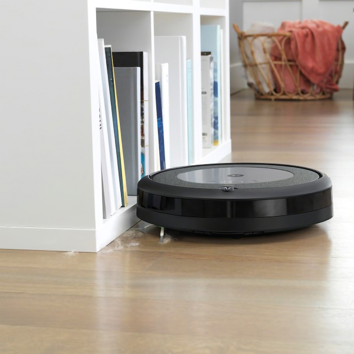 iRobot, Roomba i4+ con conexión Wi-Fi, Robot Aspirador con Estación de limpieza automática